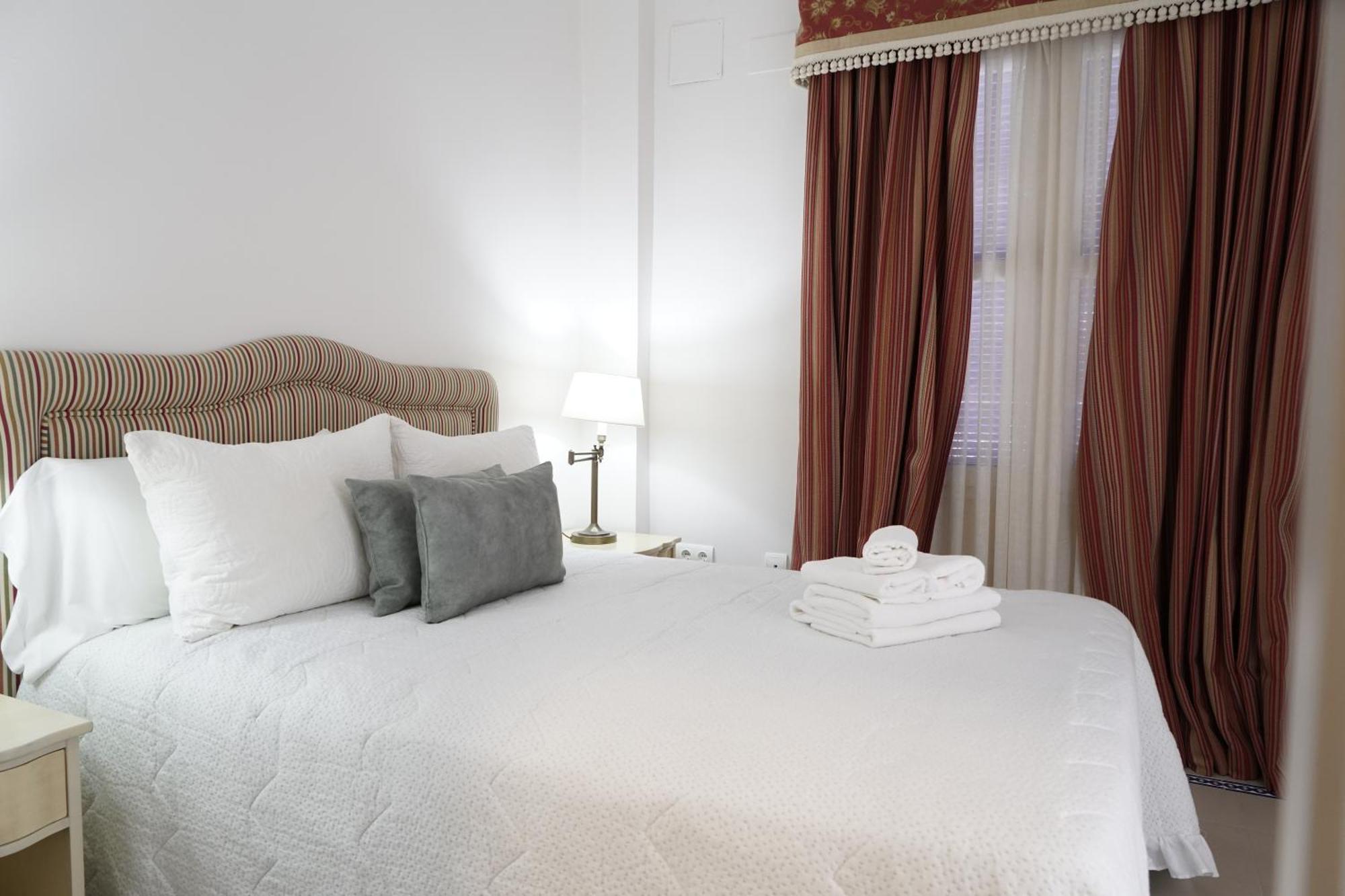 Hospedarte Palacete Real El Rocio Luaran gambar