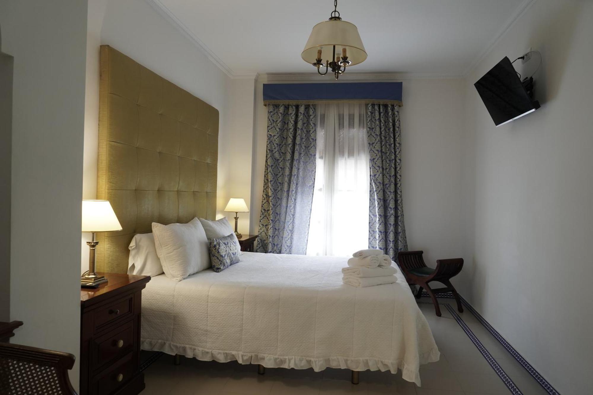 Hospedarte Palacete Real El Rocio Luaran gambar