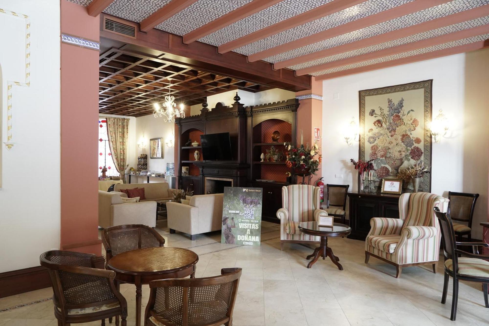 Hospedarte Palacete Real El Rocio Luaran gambar