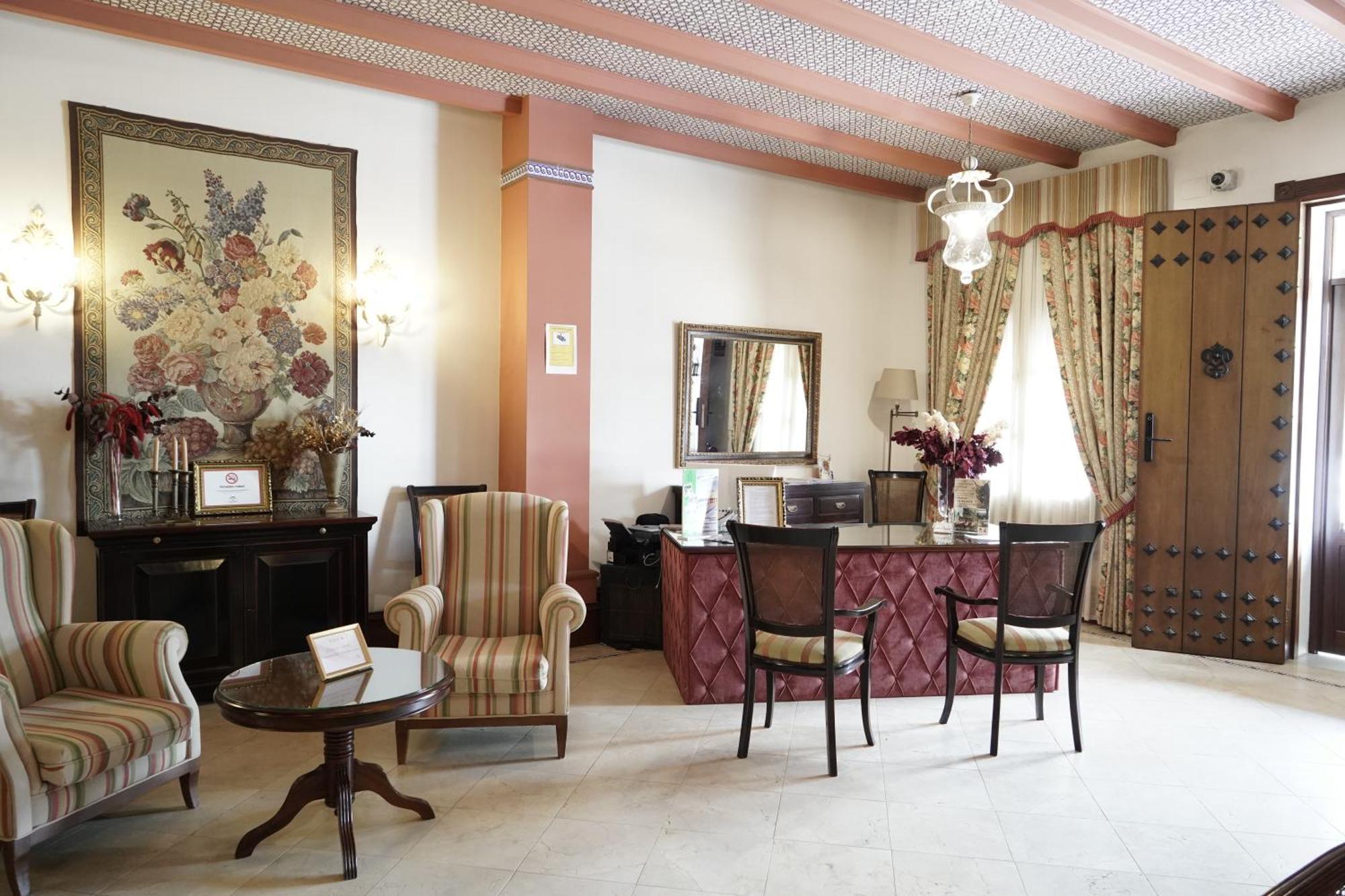 Hospedarte Palacete Real El Rocio Luaran gambar