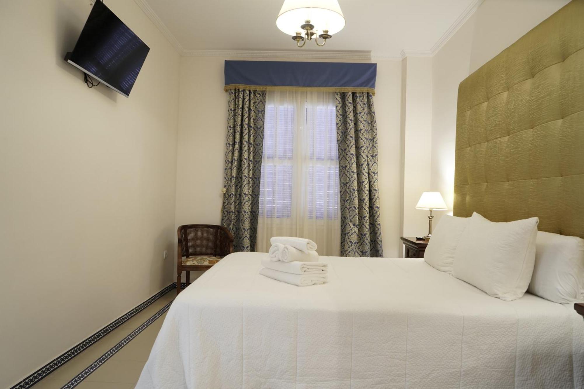 Hospedarte Palacete Real El Rocio Luaran gambar