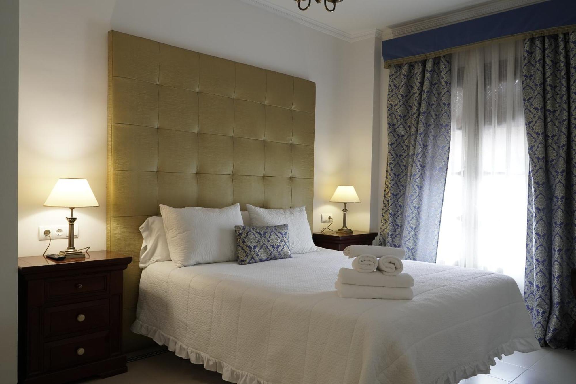 Hospedarte Palacete Real El Rocio Luaran gambar